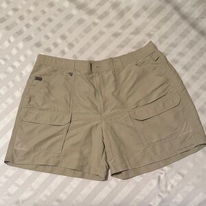 Columbia Men's PFG Cargo Lightweight Quick Dry Fishing Shorts